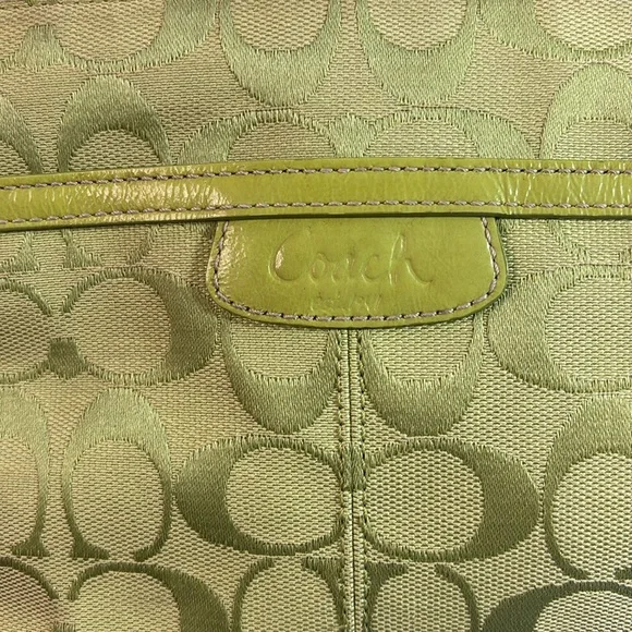 Coach | Apple 🍏 Lime Y2K Signature C Monogram Jacquard Swingpack - Picture 10 of 10